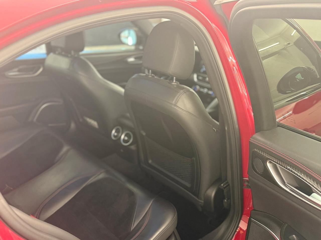 Alfa Romeo Giulia 2.9 V6 Bi-Turbo AT8 Quadrifoglio