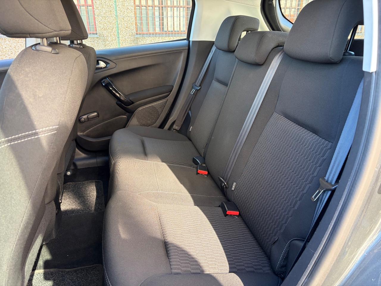 Peugeot 208 BlueHDi 75 5 porte Allure