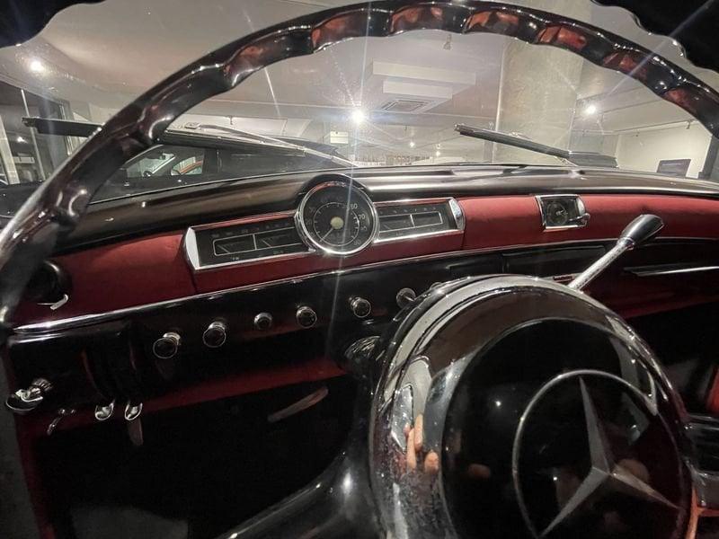 Mercedes-Benz W115 200 Mercedes-Daimler Benz 180