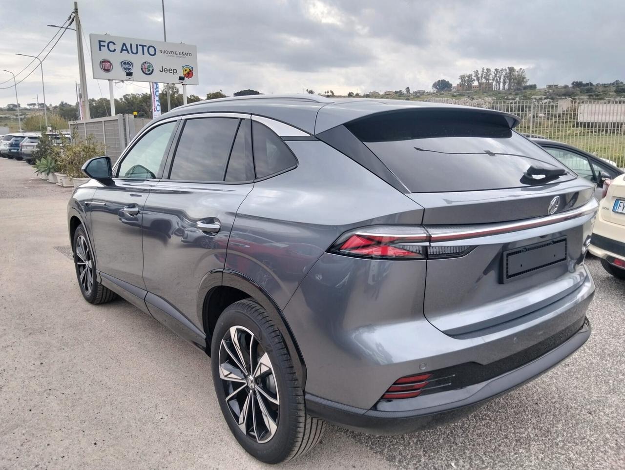 Mg HS HEV Luxury 224CV KM 0 7 ANNI GARANZIA UFFICIALE