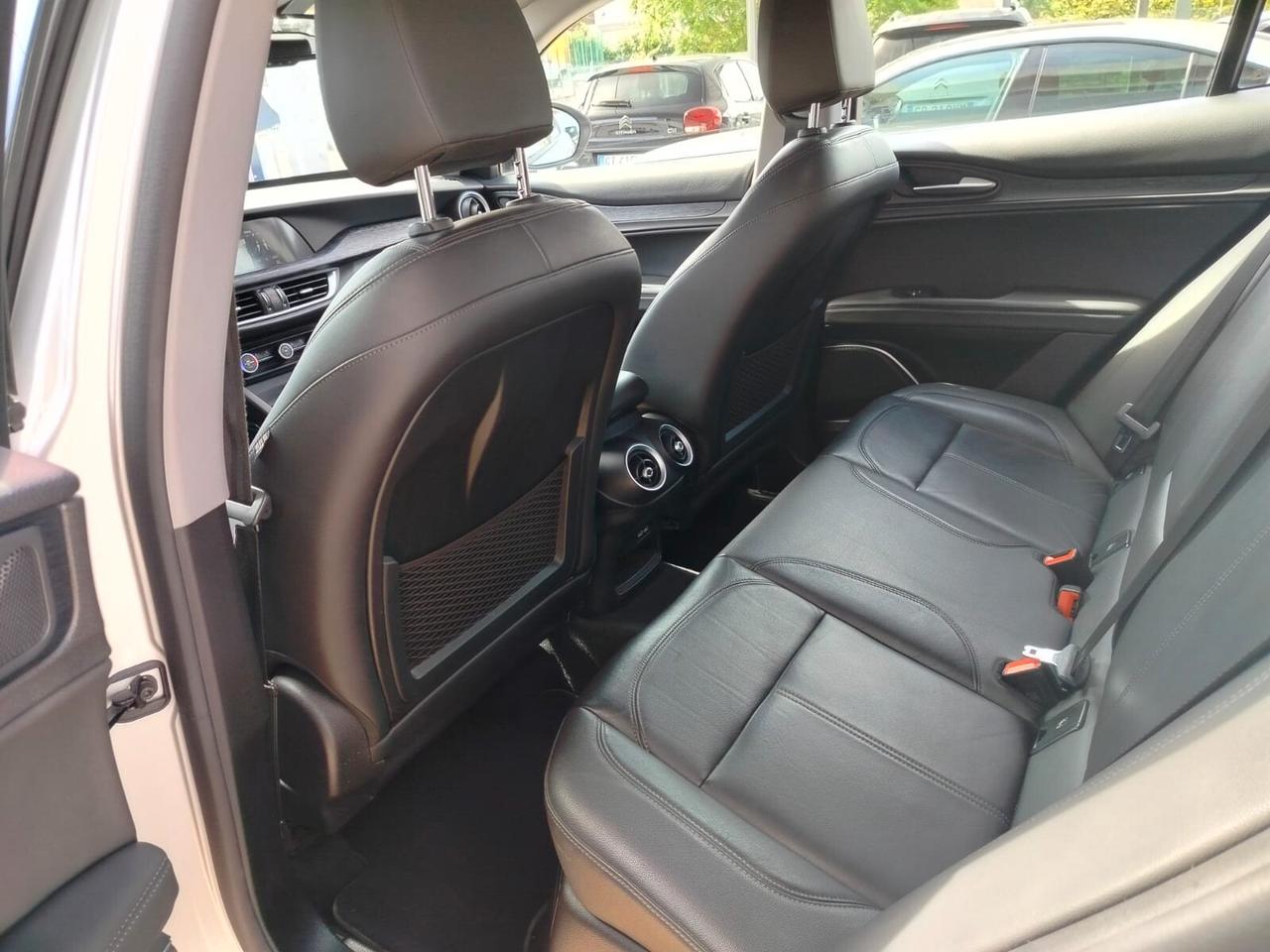 Alfa Romeo Stelvio 2.2 Turbodiesel 190 CV AT8 RWD Executive