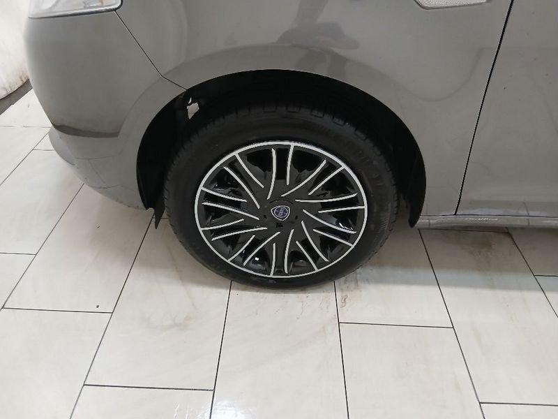 Lancia Ypsilon 1.0 firefly hybrid Oro s&s 70cv