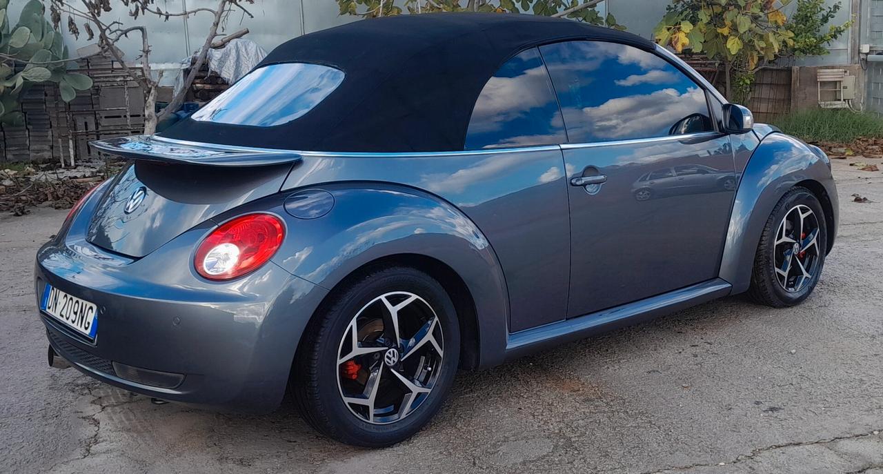 Volkswagen New Beetle 1.6 Cabrio