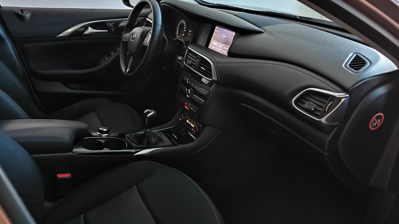 Infiniti Q30 1.5 diesel Business Executive