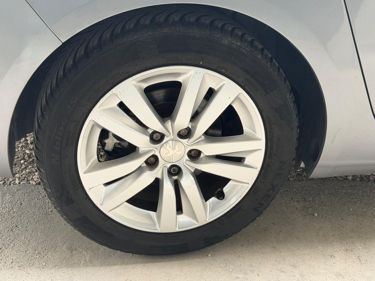 Peugeot 308 BlueHDi 130 S&S SW Allure