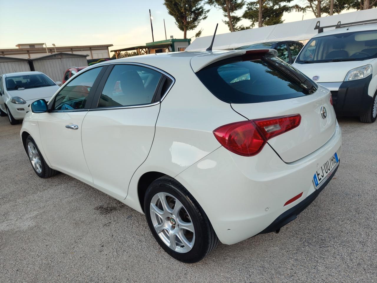 Alfa Romeo Giulietta 1.6 JTDm-2 105 CV Distinctive