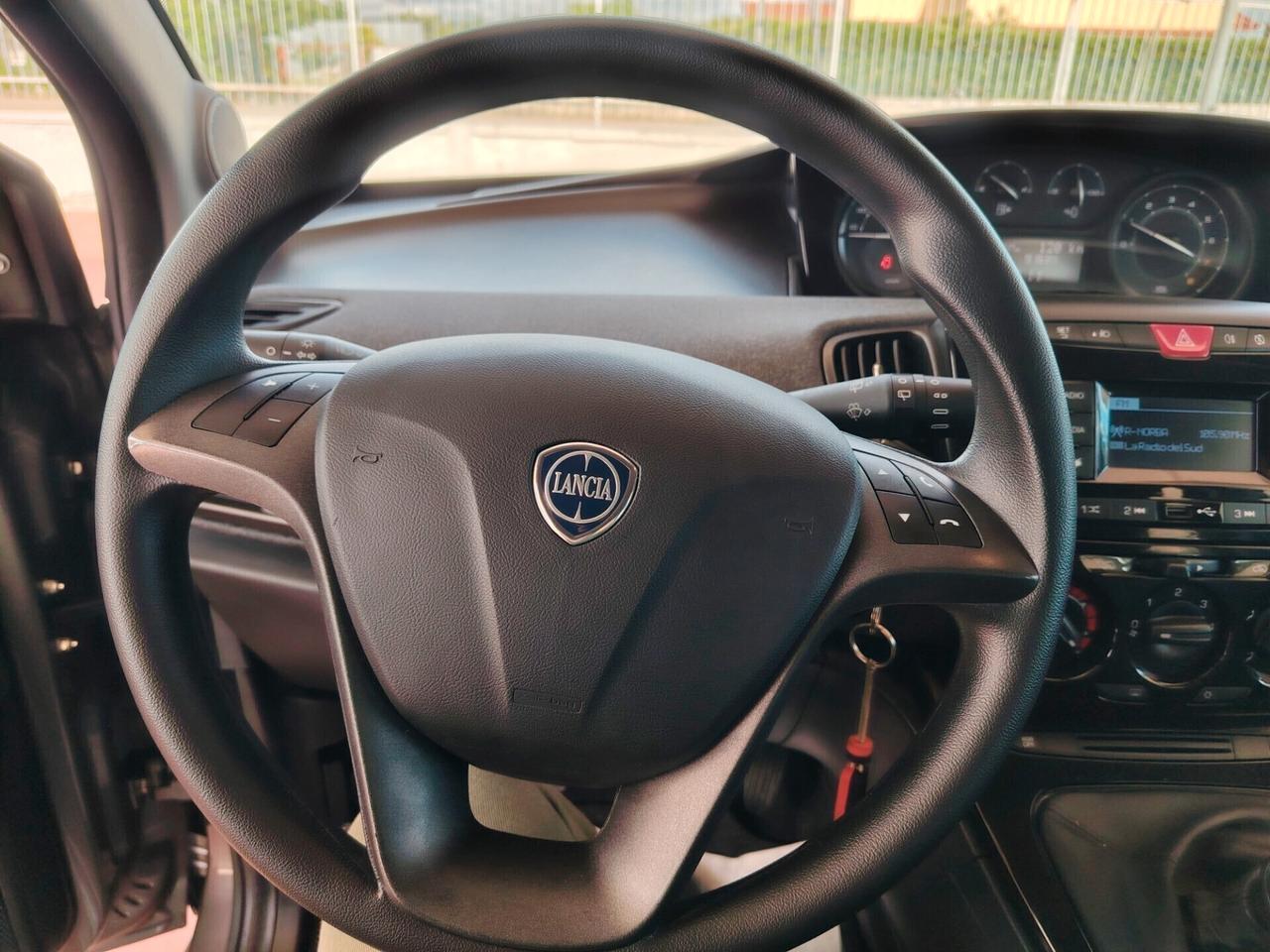 Lancia Ypsilon 1.0 FireFly Hybrid 9.000 km 2023