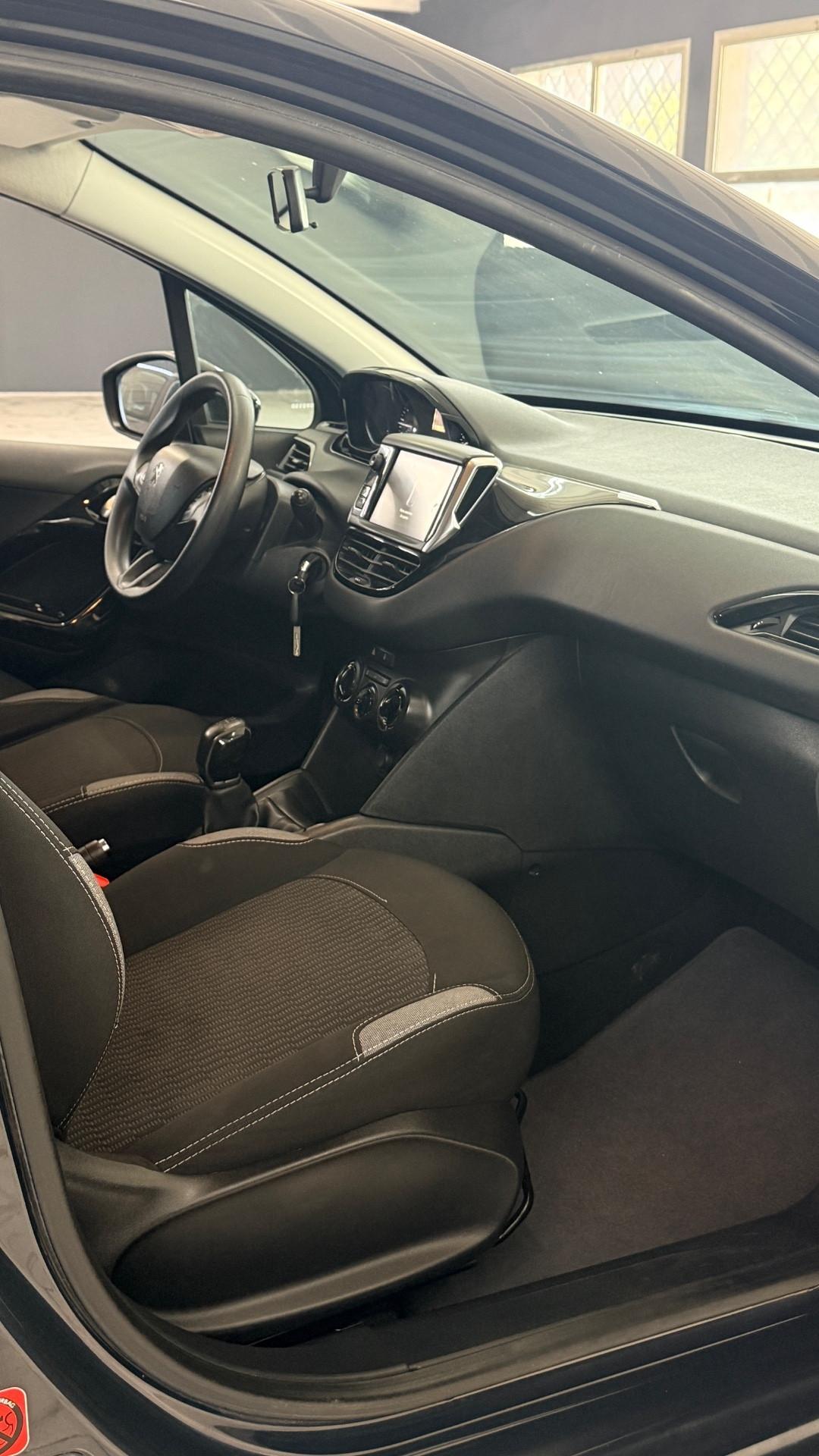 Peugeot 208 PureTech 82 5 porte Allure