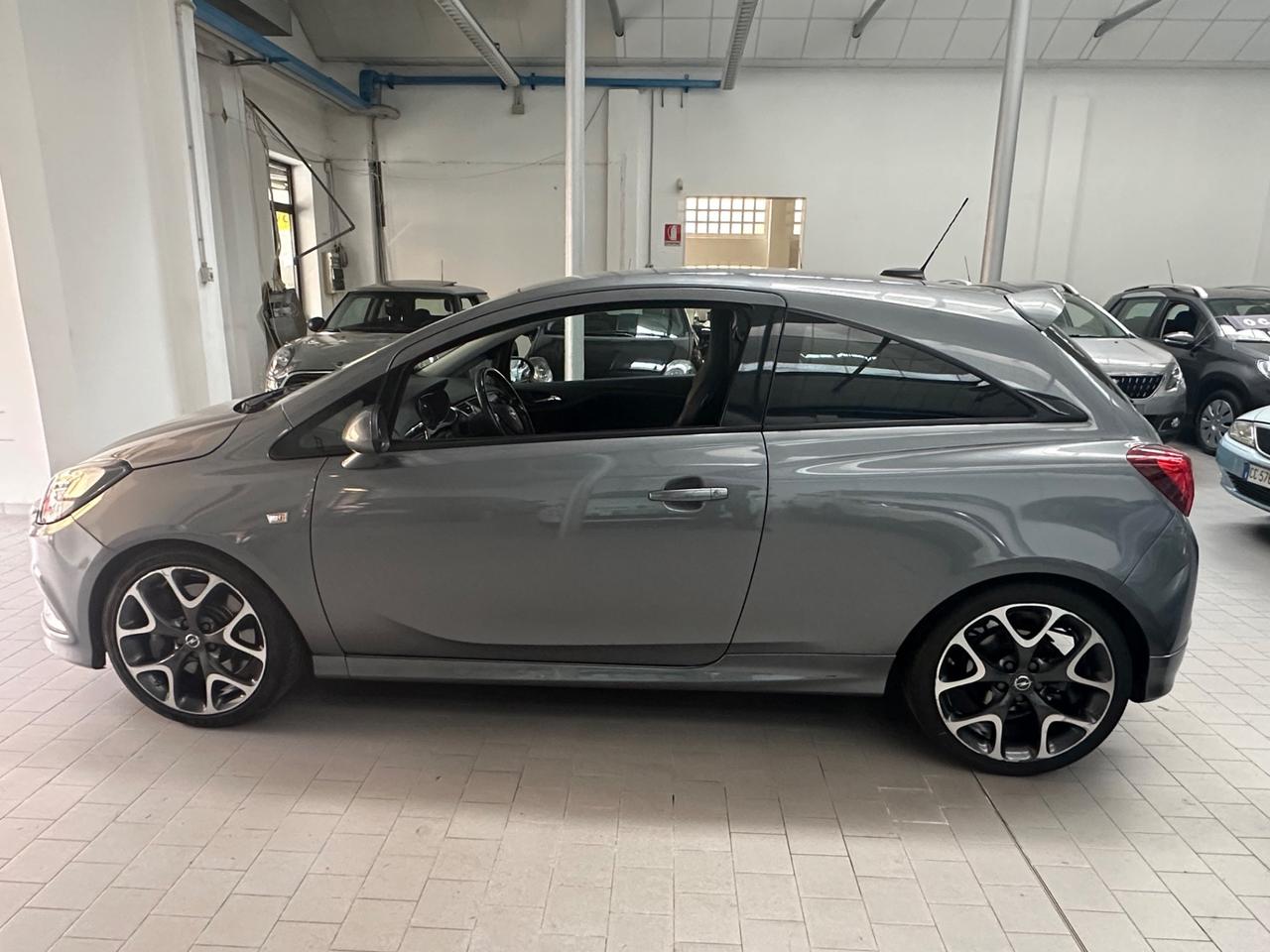 Opel Corsa 1.6 Turbo Coupé OPC