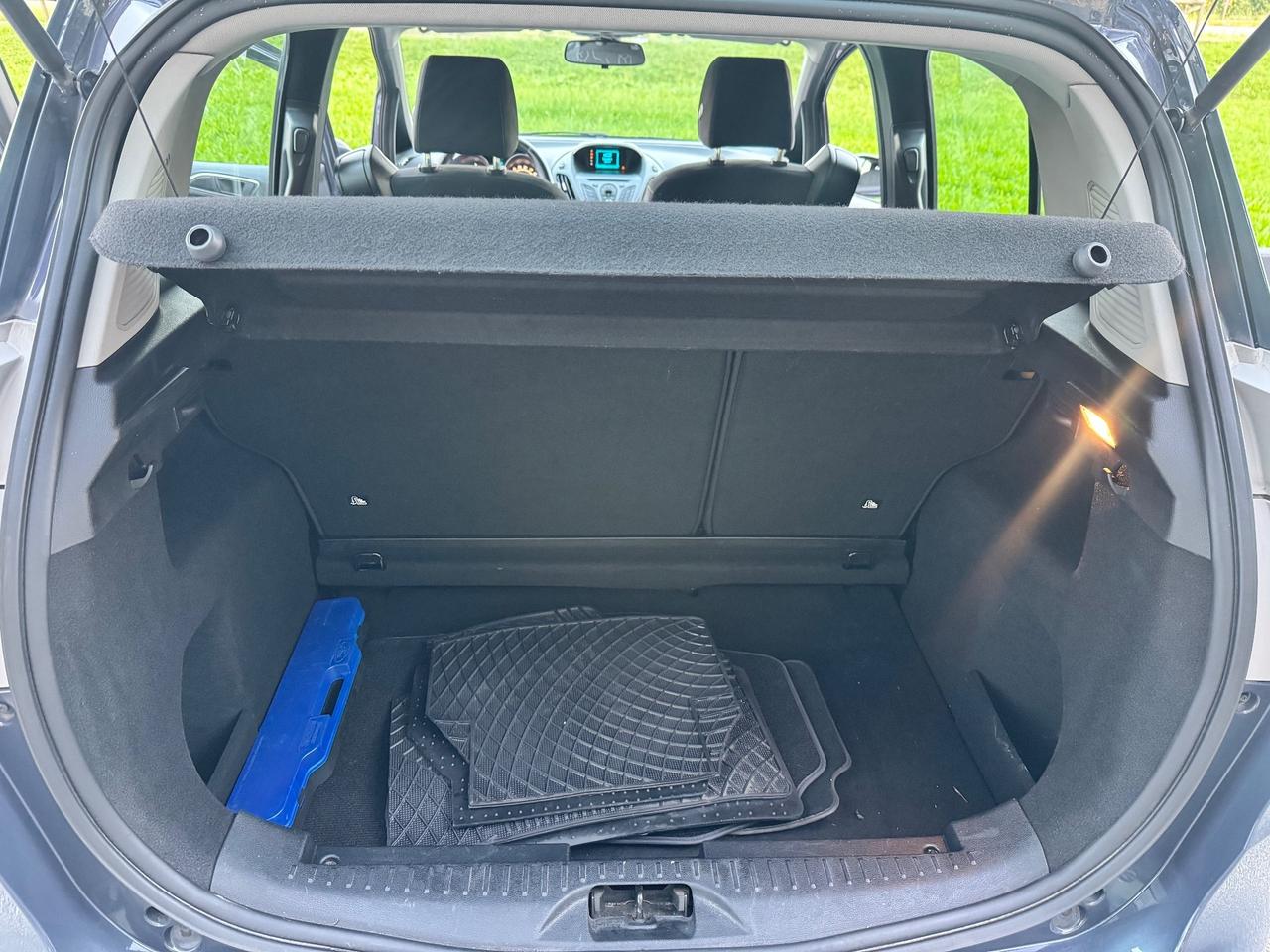 Ford B-Max 1.6 TDCi 95 CV Neopatentati