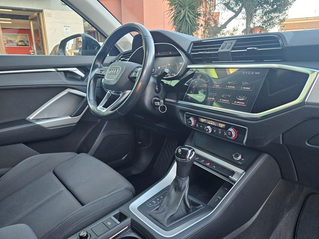 Audi Q3 35 TDI S tronic Business