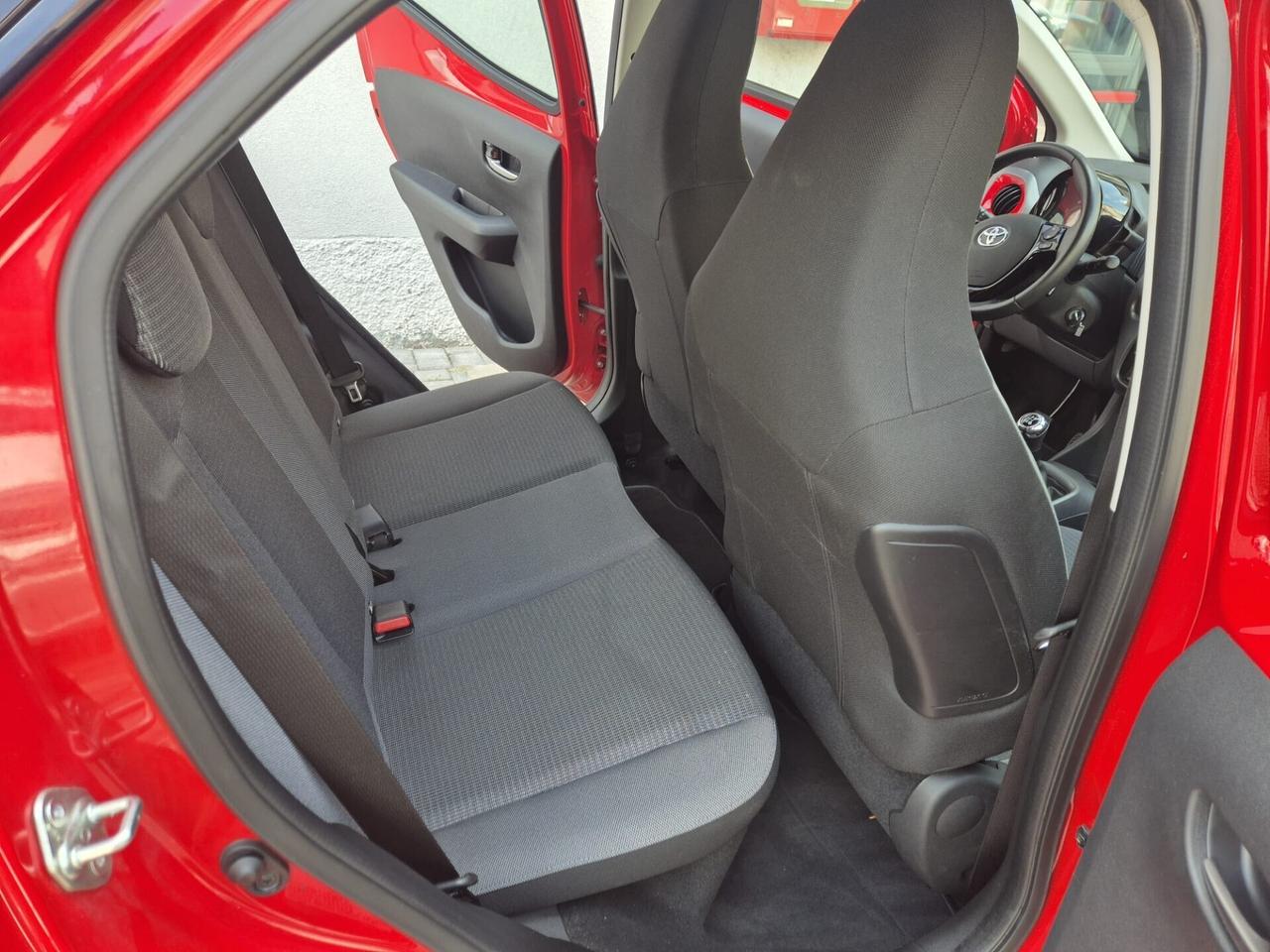 Toyota Aygo 1.0 Connect 5 porte SOLO 3000KM OK NEO