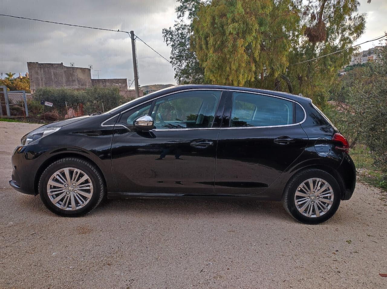 Peugeot 208 PureTech 82 Stop&Start 5 porte Allure