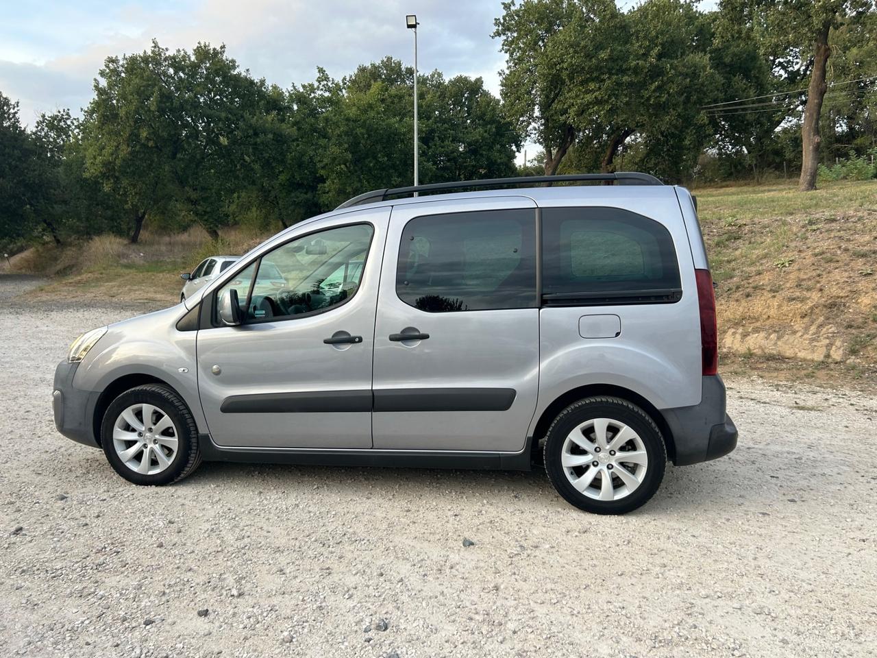 Peugeot Partner Tepee BlueHDi 100 Outdoor Euro6