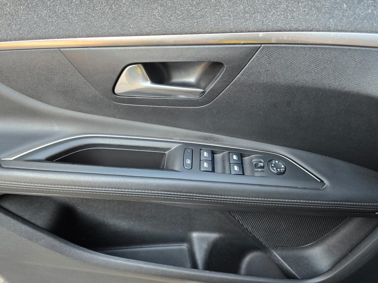 Peugeot 3008 BlueHDi 130 S&S EAT8 Allure
