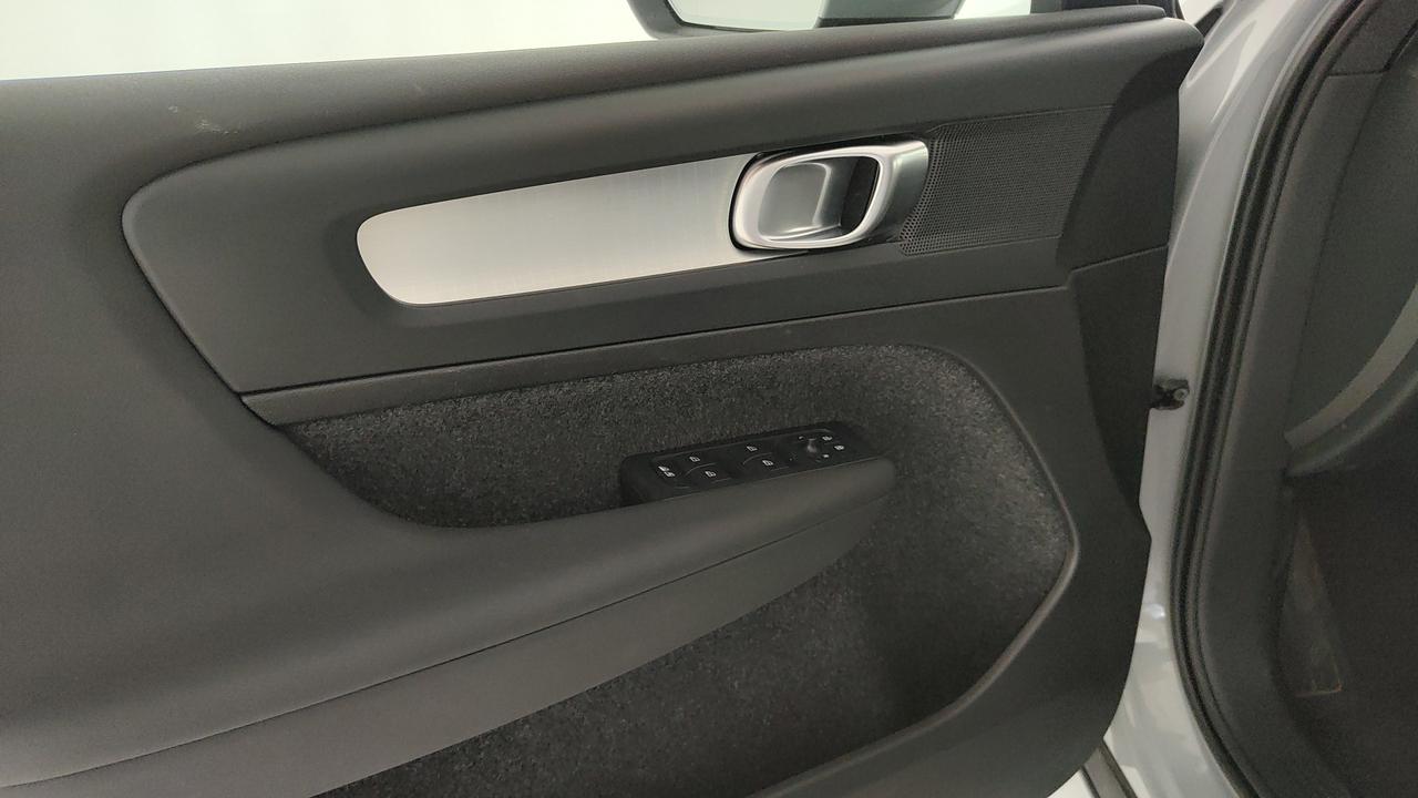 VOLVO XC40 2.0 b3 Core auto