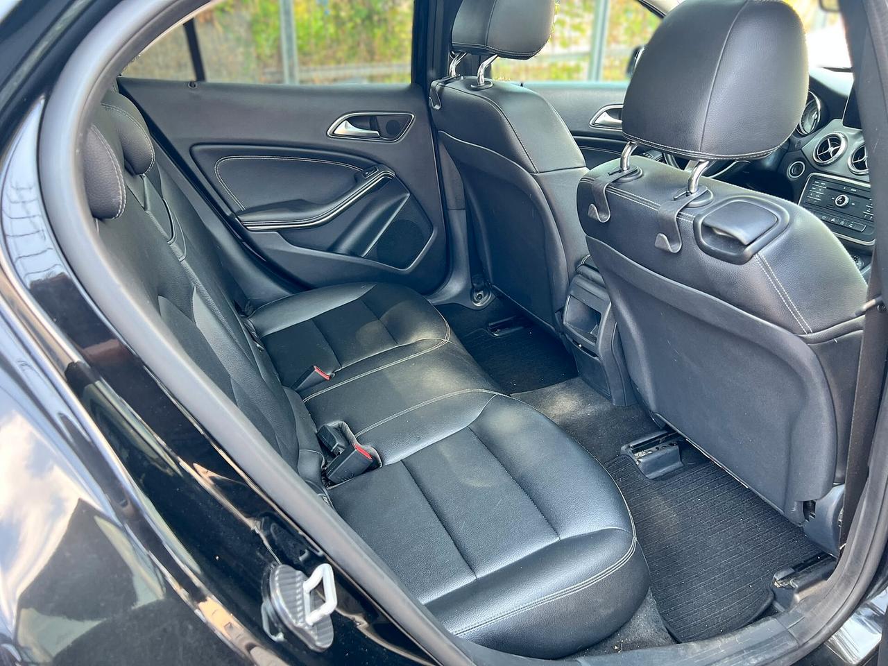 MERCEDES-BENZ GLA 180 d Automatic Premium - 2016