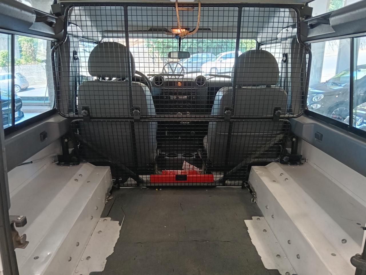 Land Rover Defender 90 2.2 TD4 Station Wagon Adventure Edition N1