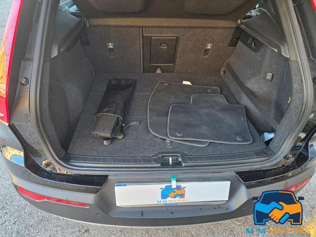 VOLVO XC40 D4 AWD Geartronic Momentum