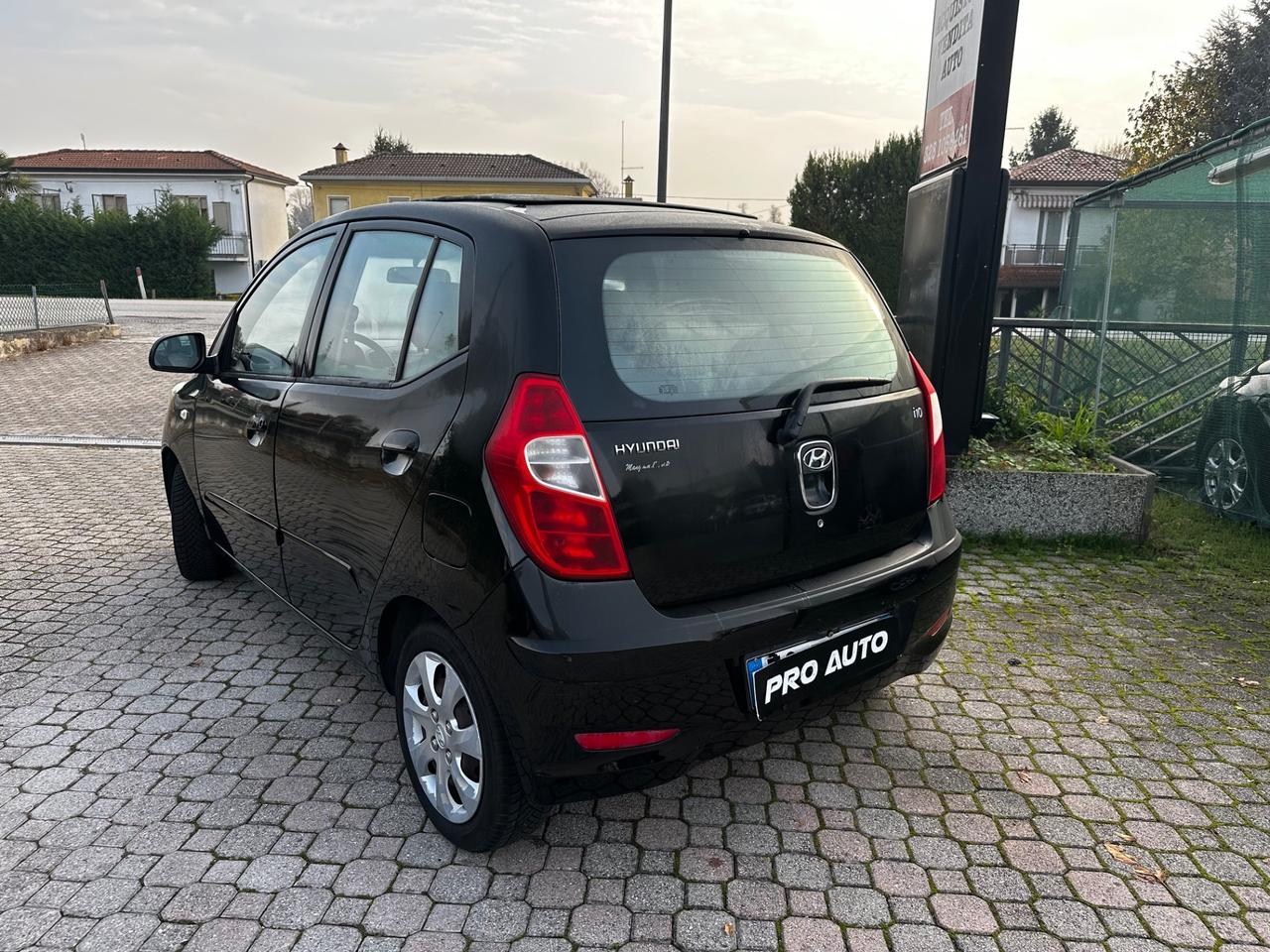 Hyundai i10 1.1 12V FiorucciCON TETTUCCIO APRIBILE