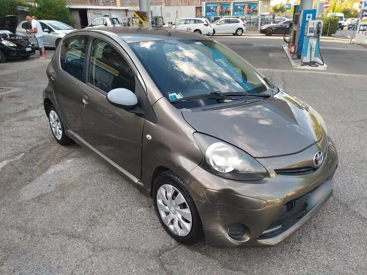 Toyota Aygo 1.0 12V VVT-i 5 porte Active Connect