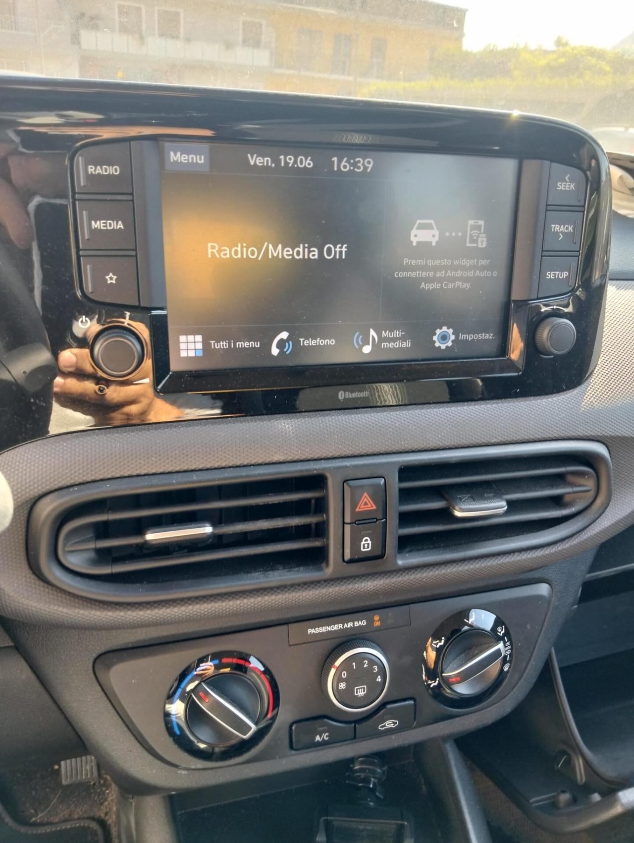 Hyundai i10 1.0 MPI Prime 2021 SINISTRATA