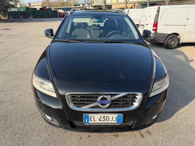 VOLVO V50 D2 R-design senza nessun lavoro da fare
