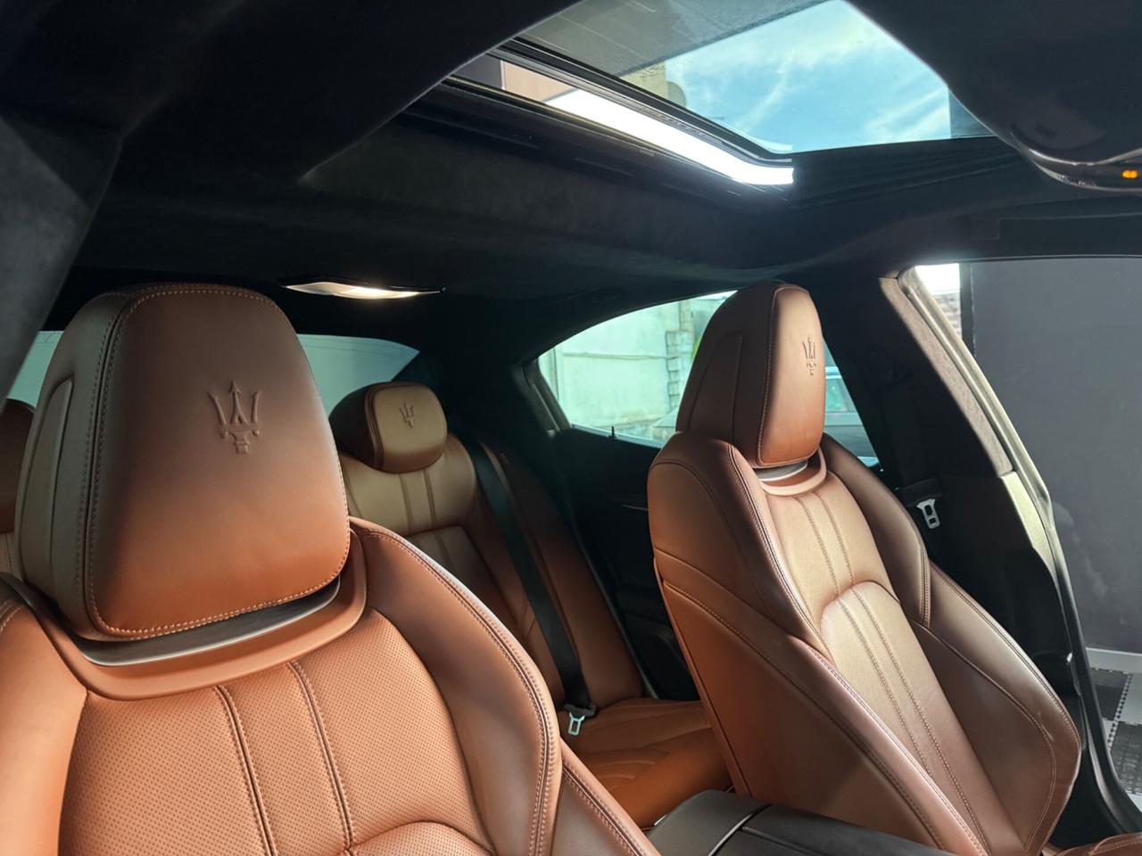Maserati Ghibli V6 430 CV Q4 Gransport
