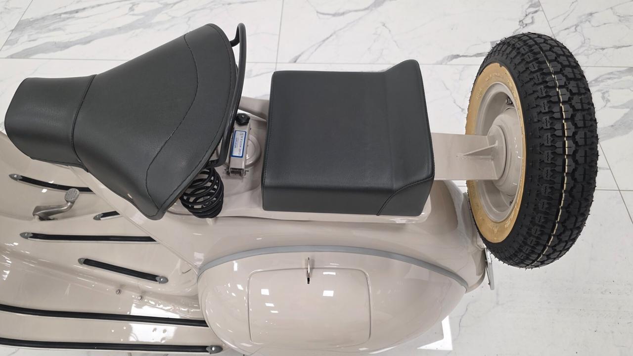 Piaggio Vespa 125 faro basso