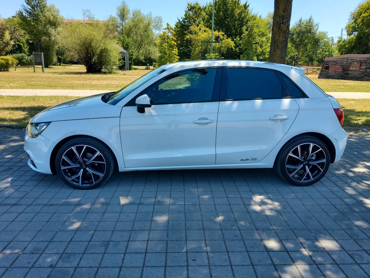 Audi A1 1.6 TDI S tronic line edition