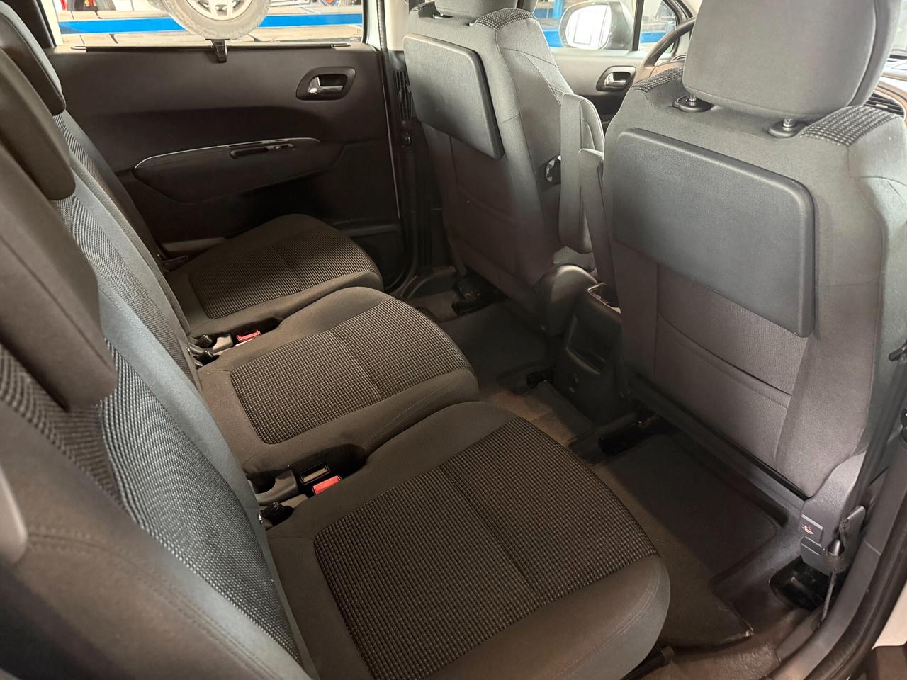 Peugeot 5008 Business 7 POSTI