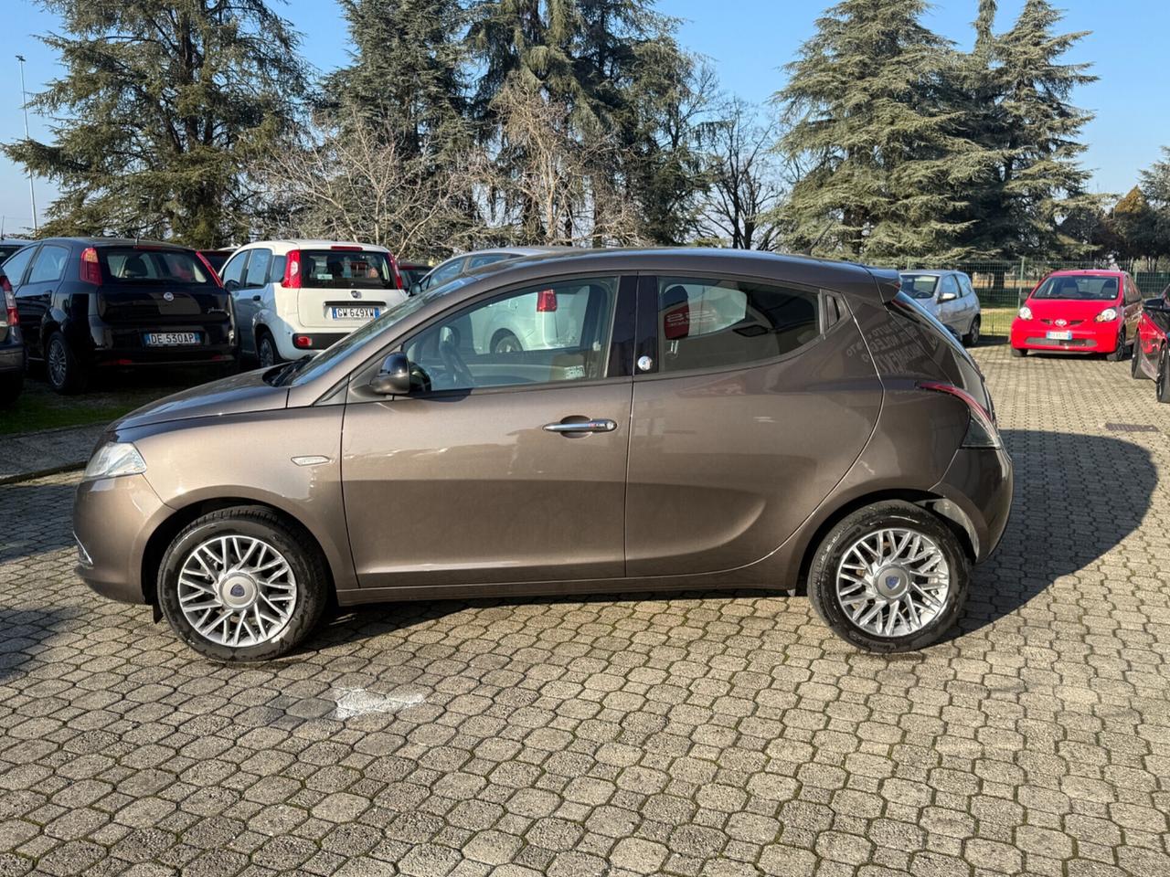 Lancia Ypsilon 1.2 69 CV 5 porte GPL Ecochic Gold