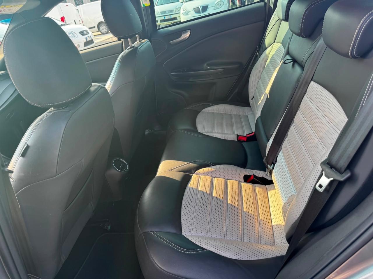Alfa Romeo Giulietta 1.6 JTDm-2 120 CV Exclusive