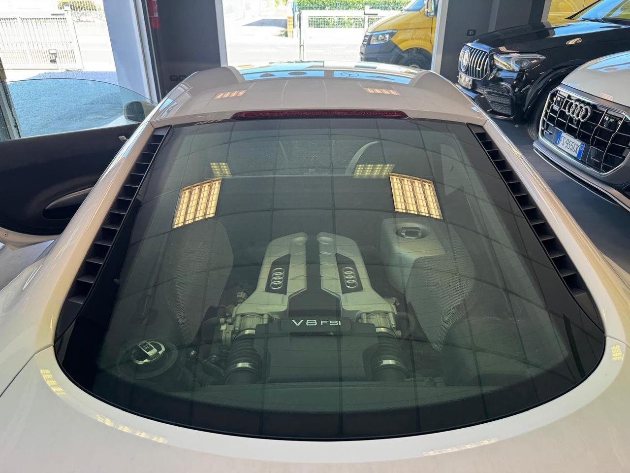 Audi R8 4.2 V8 FSI quattro R tronic