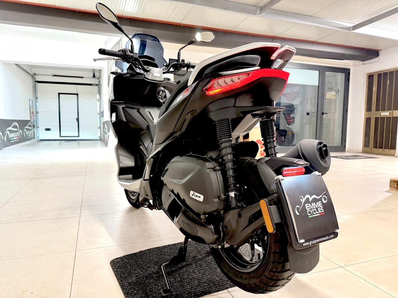 Aprilia SR GT 200