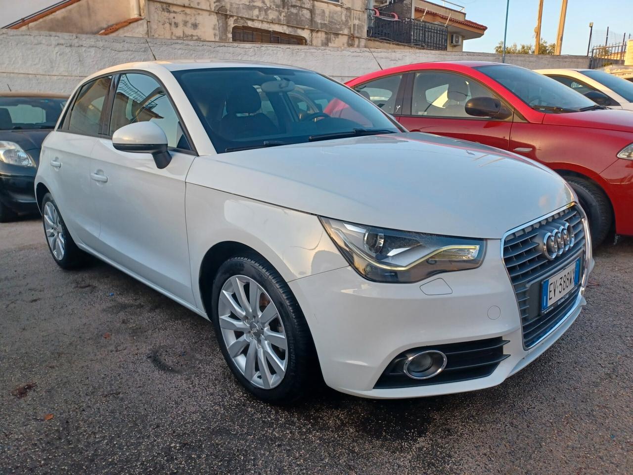 Audi A1 SPORTBACK 1.6 TDI S TRONIC LED BIXENO PDC