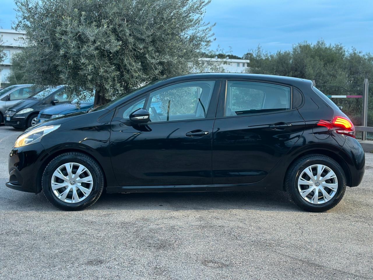 Peugeot 208 BlueHDi 75 5 porte Allure