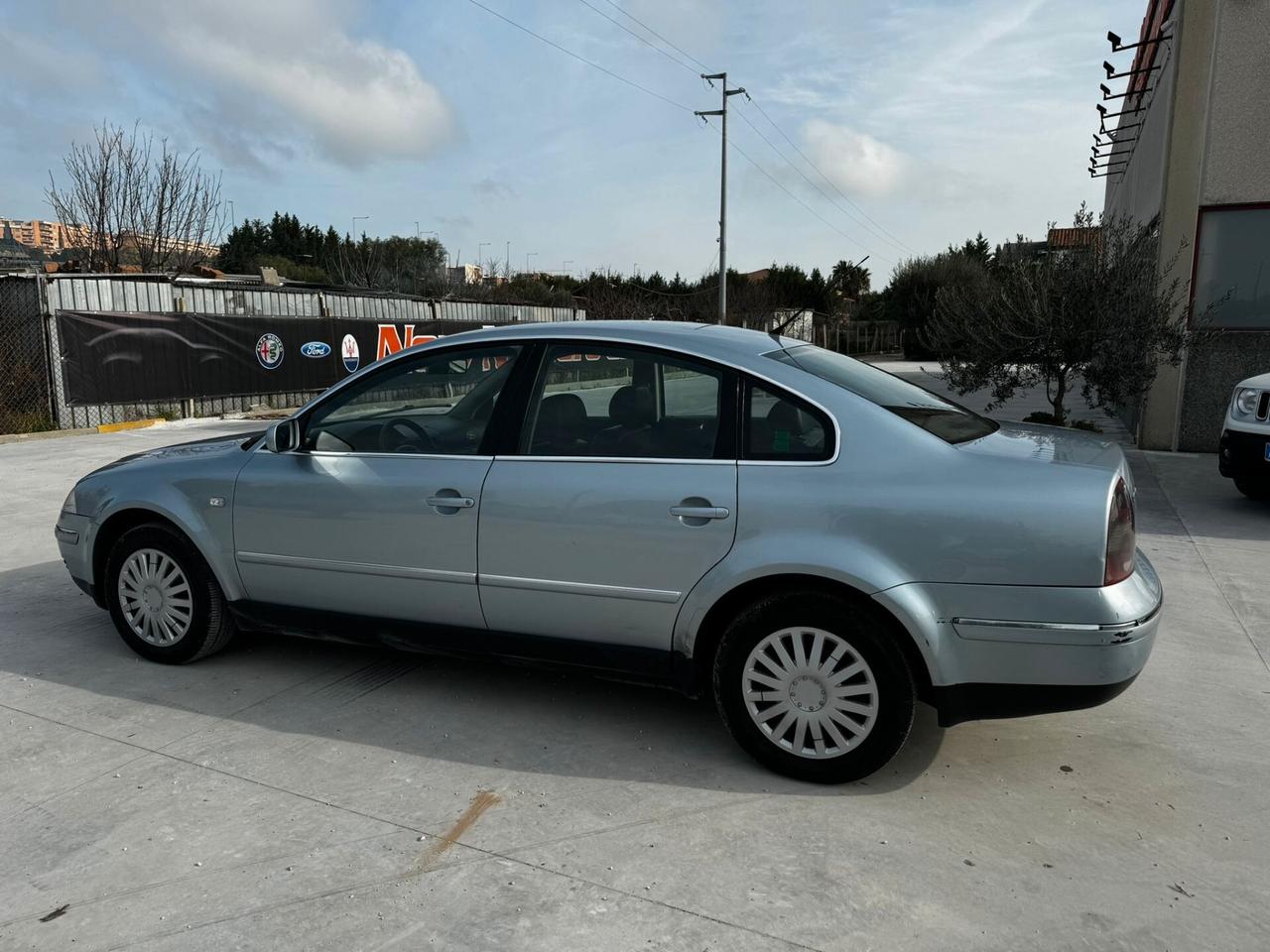 volkswagen passat 1.9 TDI/130 CV cat Trendline