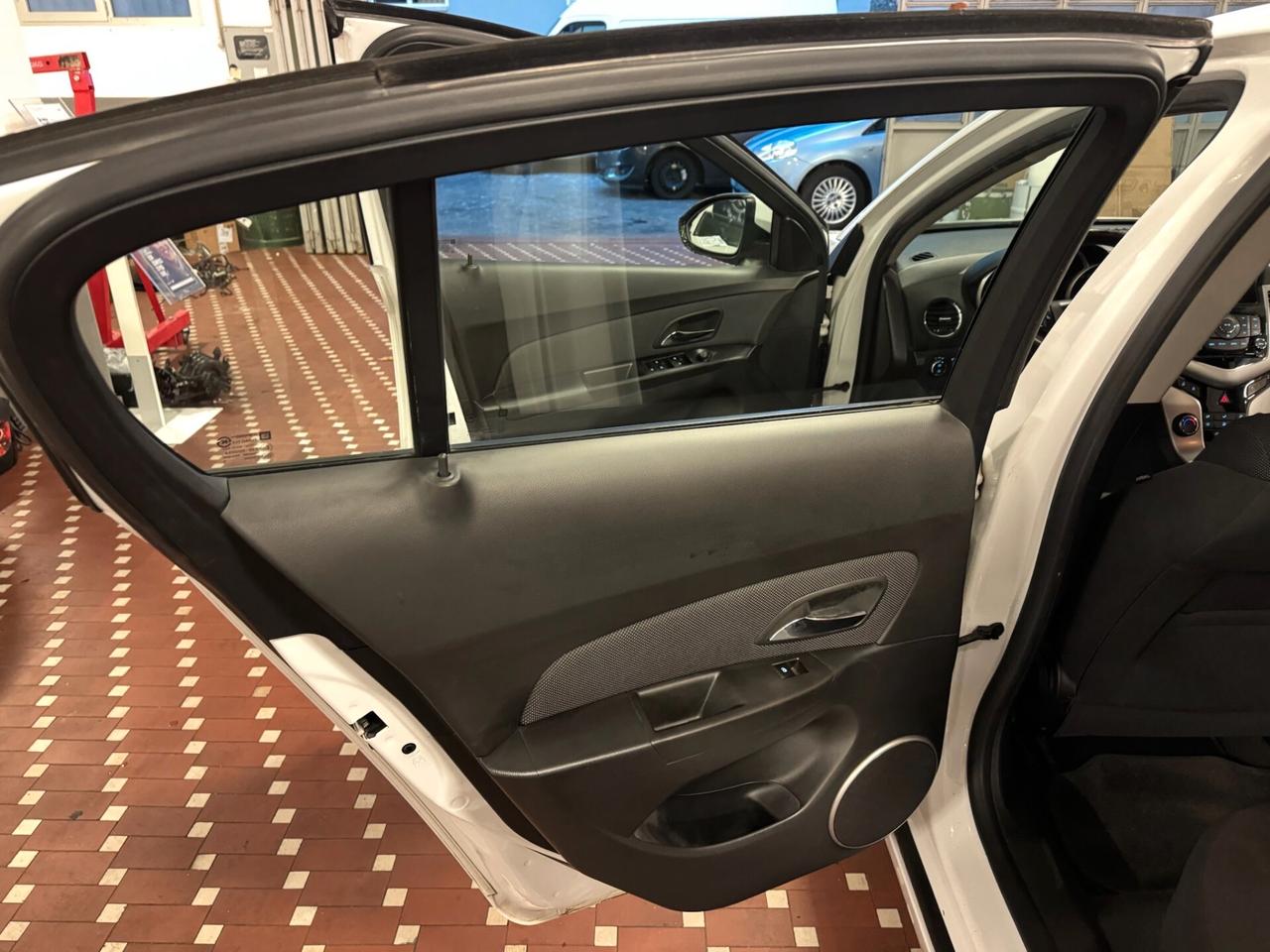 Chevrolet Cruze 1.6 5 porte LT - UNICO PROPRIETARIO