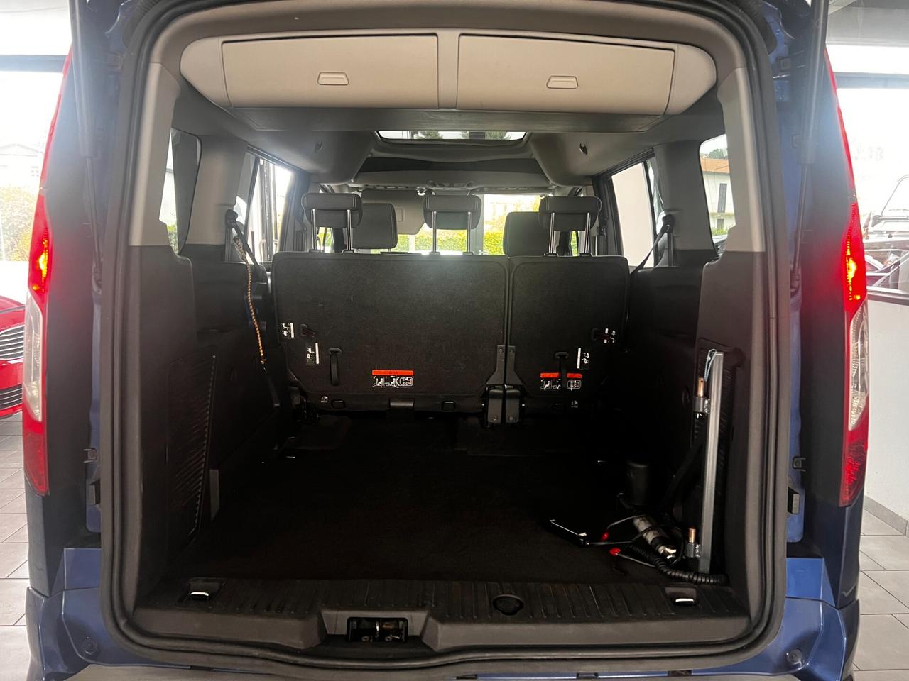 Ford Tourneo Connect 1.5 TDCi 120 CV Powershift Titanium
