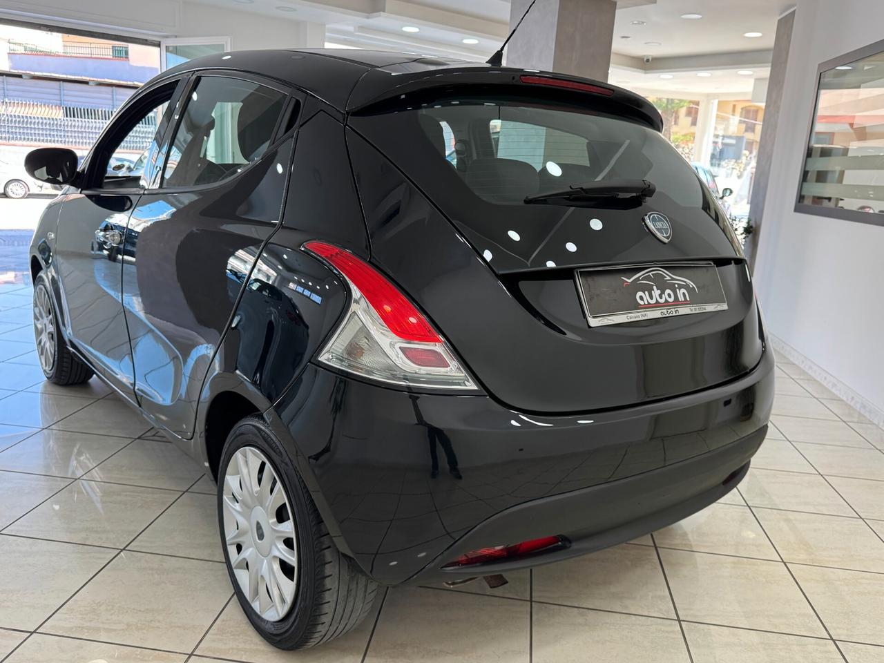 Lancia Ypsilon 1.2 69 CV 5 porte Silver