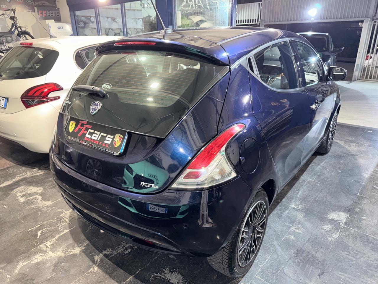 Lancia Ypsilon 1.2 69 CV 5 porte S&S Gold