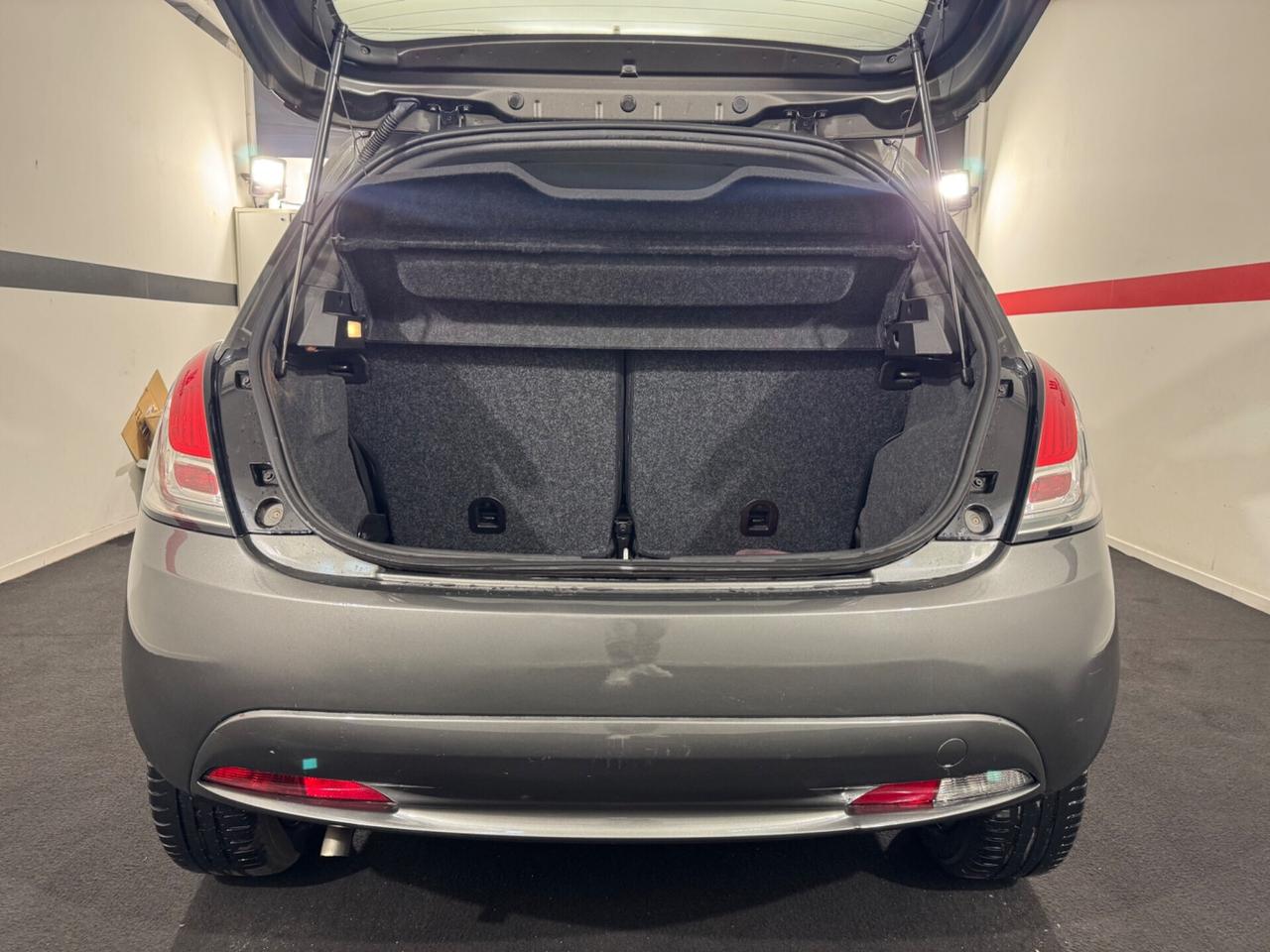 Lancia Ypsilon 1.2 69 CV 5 porte Platinum