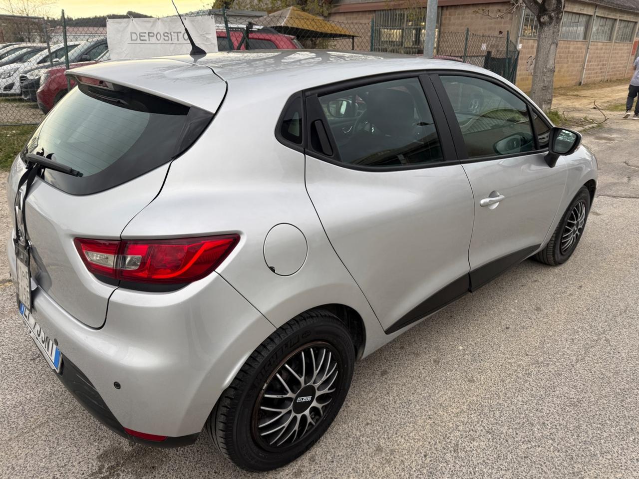 Renault Clio 1.2 75CV 5 porte Wave