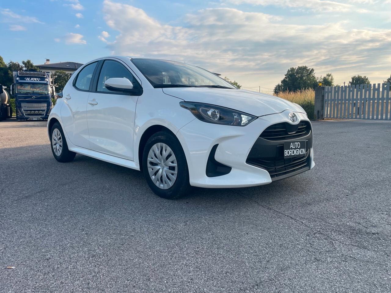 Toyota Yaris 1.5 Hybrid 5 porte Active