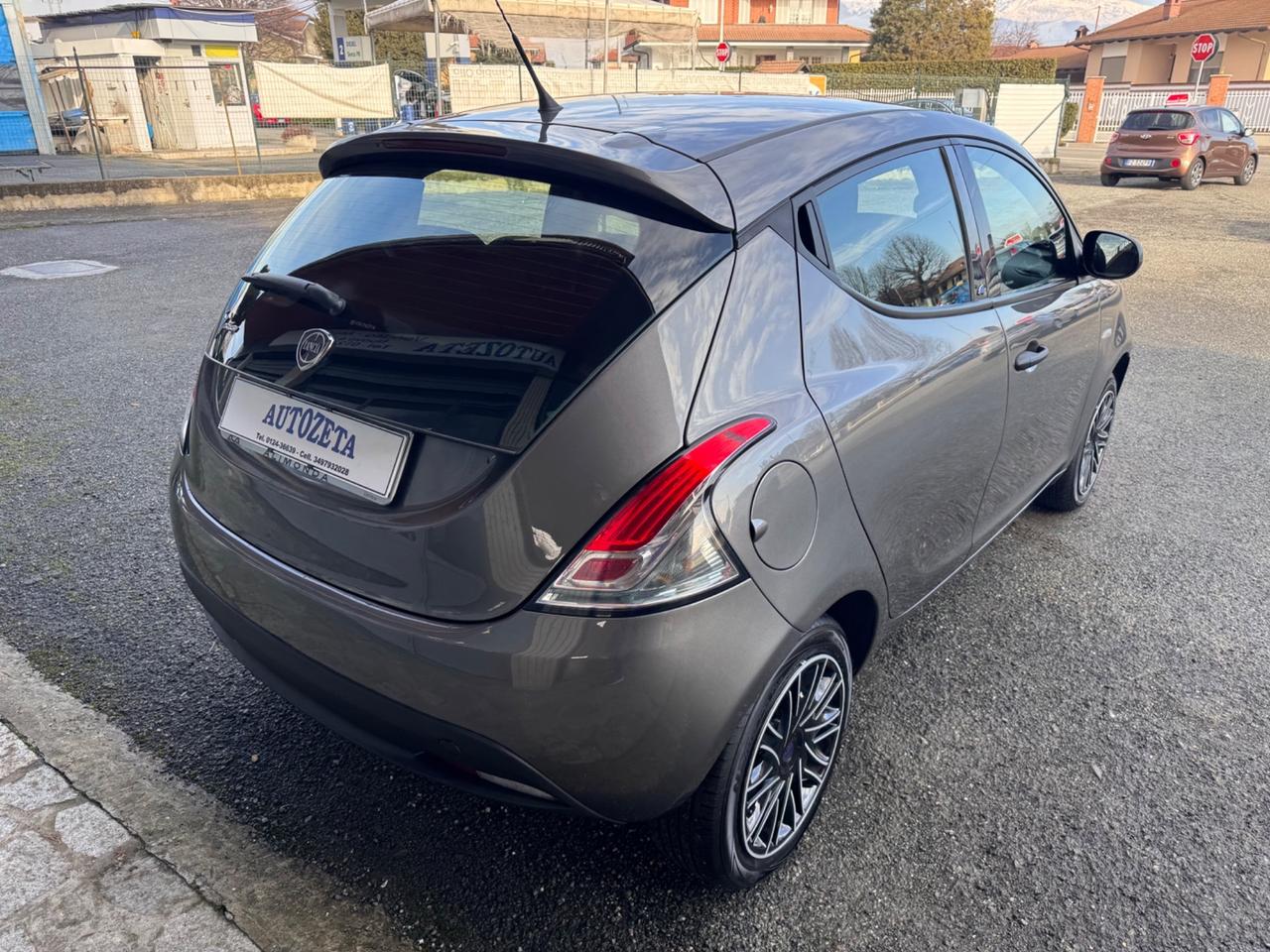 Lancia Ypsilon 1.2 69 CV 5 porte Elefantino Blu