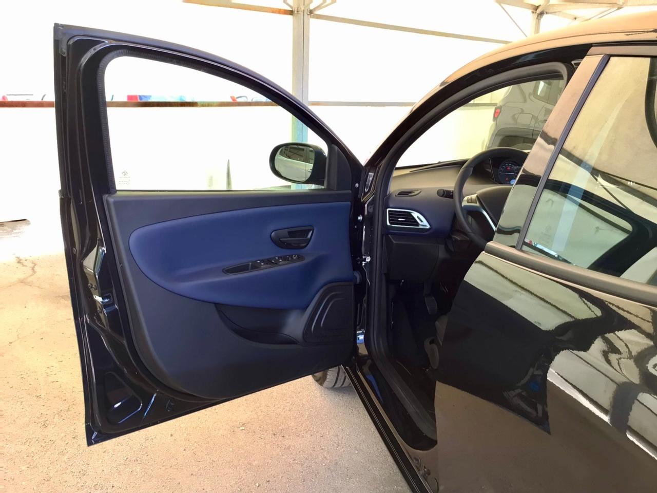 Lancia Ypsilon 1.0 FireFly 5 porte S&S Hybrid Platino