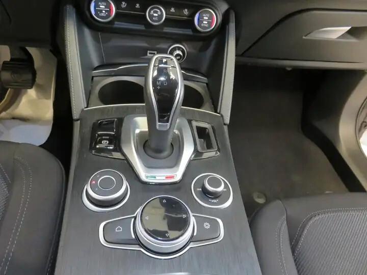 Alfa Romeo Stelvio 2.2 Turbodiesel 190 CV AT8 Q4 Business