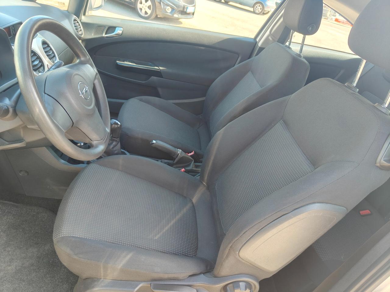 Opel Corsa 1.2 3p Club KM135000