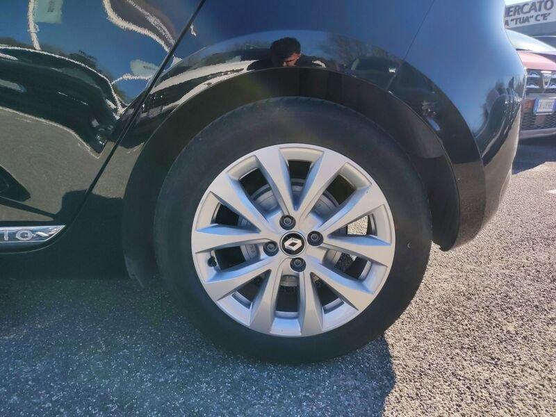 Renault Clio V 2019 1.6 E-Tech hybrid Intens 140cv auto my21